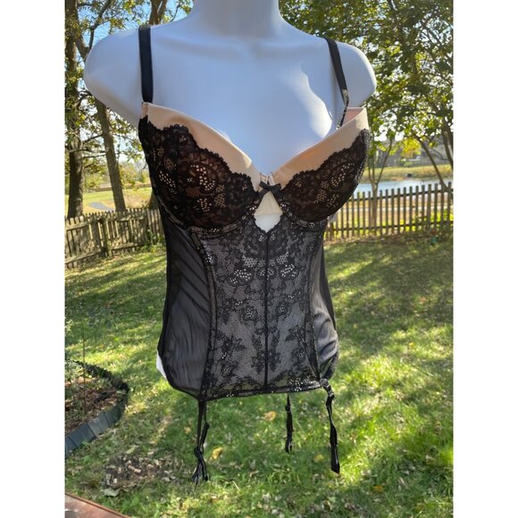 Victorias Secret Black Lace & Mesh Bustier With Attached Garters Size 36D - Picture 2 of 12